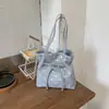 Bolso de mano versátil estilo coreano con lunares, estilo simple para el día a día, tipo cubo para mujer, alto atractivo estético, bandolera y de hombro femenino