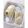 Chinelos de algodão Baotou, estilo primavera e outono para mulheres, chinelos internos pós-parto, adequados para uso doméstico, com sola fina, podem ser usados ao ar livre e adequados para todas as estações
