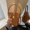 Bolsa Saco Vintage de Luxo para Mulheres, Nova Moda Outono e Inverno 2026, Bolsa de Mão Versátil, Bolsa de Ombro e Transversal