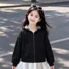 Conjunto de Moda para Chicas Estilo Universitario, Sudadera con Capucha y Cremallera y Falda de Encaje, Primavera y Otoño 2026