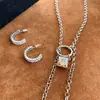 Pendientes de Lujo Accesible de Gama Alta con Anillo C, Nuevo Zircón Brillante, Diseño de Nicho Europeo y Americano de Lujo Accesible, Pendientes de Moda para el Trabajo
