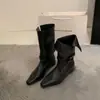 Botas femininas curtas de inverno estilo coreano com fivela de cinto e bico quadrado, botas finas que aumentam a altura com gola dobrável, botas de motocicleta cool e estilosas, botas de couro genuíno de cano médio