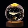 Bola de cristal com gravação a laser interna 3D de golfinho criativo com base luminosa para namorada Presente de Natal Aniversário Artesanato Decoração
