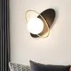 Lámpara de pared para sala de estar nórdica, moderna, minimalista, creativa y única, forma redonda, adecuada para escalera, pasillo, dormitorio, mesita de noche, luminaria de diseñador