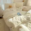 Conjunto de quatro peças em lã de cordeiro de alta densidade, qualidade A, com veludo de leite para aquecimento, com adição de fleece e uma capa de edredom espessada, e um lençol de flanela - um conjunto de três ou quatro peças