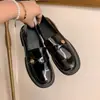 Otoño Invierno 2026 Mocasines para Mujer Moneda Dorada Pequeña Suela Gruesa Slip-on Bidireccional Perezoso Tacón Grueso Versátiles Zapatos Individuales Zapatos Pequeños de Cuero para Mujer