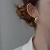 Brincos Argola Lisos Estilo Hong Kong em Prata Pura S999 para Mulheres, Argolas de Orelha Retrô Exageradas de Luxo Leve, Brincos Versáteis Minimalistas de Alta Qualidade