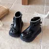 Botas de Cano Baixo com Laço de Borboleta para Meninas 2026 Outono/Inverno Novo Estilo Versátil Leve Solado Macio Estilosas Botas Martin Estilo Princesa para Meninas
