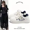 Tênis estilo Chanel com raio para mulheres, novidade popular outono 2026, design de nicho versátil, sapatos brancos leves para estudantes
