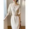 Vestido de Malha Feminino High-End Acima do Joelho Novo Gola V Popular High-End Francês Branco Tamanho Único Preto