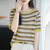 2026 Primavera/Verão Novo Tricô de Cânhamo com Pérolas Gola Redonda Manga Curta Bloco de Cores Listrado Camada Base Top Camiseta