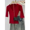 Camiseta de Verano Nueva de Gama Alta con Cuello en V y Mangas a Media Longitud 2026 Roja Ajustada Top de Cinco Cuartos para Mujer