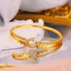 Pulsera de Lujo Ligero de Alta Gama Diseño Nicho Europeo y Americano Hebilla Microincrustada Chapada en Oro Taladro Flash Hebilla de Cinturón Pulsera de Clavos