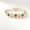 Nova Pulseira de Aço Titânio com Preço Especial para Mulheres em Formato de C Fashionável com Diamantes Resistente à Cor Alta Qualidade Joia para Melhor Amiga