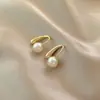 Pendientes de Perla Estilo Francés de Lujo Ligero con Pasador de Plata 925, Pendientes de Alta Gama Electroplateados, Ganchos para Orejas Minimalistas Estilo Coreano