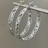 Brincos de Argola Larga de Metal Estilo Minimalista Doce-Cool Europeu e Americano, Brincos de Nicho de Luxo Leve Que Realçam a Elegância, Acessórios Atmosféricos