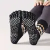 Nuevos calcetines de yoga para mujer, con agarres de silicona antideslizantes, diseño de cinco dedos, longitud hasta la pantorrilla, adecuados para ejercicio en interiores y Pilates profesional