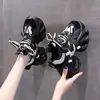 Zapatos Torre populares de celebridades de Internet para mujer, primavera y otoño 2024, recién llegados, zapatos pequeños de suela gruesa para mujer, zapatos deportivos casuales que combinan con todo para mujer.