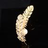 Broche Pena Pérola de Água Doce Novo Estilo Folha Estilo Levemente Luxuoso Acessórios Masculinos e Femininos Corsage Senso de Design Elegante