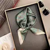 Pañuelo de Seda Hecho de Seda Genuina, Pañuelo Cuadrado Pequeño para Mujer, Adecuado para Primavera, Otoño e Invierno, Pañuelo Delgado para el Cuello para Protección del Cuello