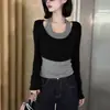 Camiseta feminina de manga longa com gola halter, estilo duas peças emenda, coleção outono 2025, com design que revela a clavícula, um top único e que emagrece