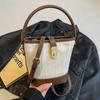 2024 nova bolsa da moda de design nichado de outono e inverno bolsa mensageiro feminina versátil popular de ombro portátil bolsa balde
