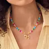 Colar Amazon Colorido com Contas de Cristal, 26 Letras do Alfabeto Inglês e Pingente de Coração, Colar Curto Ajustável Estilo Feriado para Mulheres