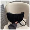 2024 Plisado Otoño Nuevo Estilo Francés Gran Capacidad Cuerno Moda Casual Simple Bandolera Hombro Bolso Dumpling para Mujer