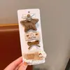 Tecido cor de café desenho animado presilha de cabelo infantil laço xadrez pérola presilha de tecido totalmente revestida presilha para franja de bebê sem danificar