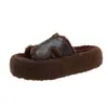 Nueva Colección Otoño/Invierno 2026: Pantuflas Versátiles y Elegantes para Mujer de Piel Sintética con un Toque Chic y de Alta Gama, Perfectas para Usar al Aire Libre y Mantenerse Caliente
