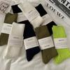 Calcetines de lana gruesa estilo Nut mummy Yu Wenle para mujer, de longitud media hasta la pantorrilla, calcetines de moda estilo japonés, cálidos para primavera y otoño, estilo celebridad de internet