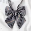 Corbata JK Marca H Gris Cian Dorado para Mujer, Estilo Universitario Material Escolar para Estudiantes, Gente Perezosa, Corbata Corta Gris Pequeña para Hombre, Moderna