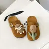 Sandalias cómodas tipo Birkenstock de dibujos animados para niñas, nuevas de moda 2026, mules versátiles de suela gruesa