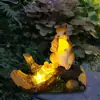 Decoração solar de esquilo para jardim externo transfronteiriço, artesanato em resina, simulação de animal de madeira comendo fruta para decoração de jardim