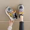 Zapatos de Forrest Gump para Mujer Primavera 2026 Nuevos Zapatos Casuales de Running de Suela Gruesa que Aumentan la Altura Zapatos de Moda Casuales con Retazos para Mujeres Bajitas