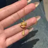 Collar Colgante Encanto de Seguridad Caballo Mecedora Chapado en Oro Real de 24 Quilates Nueva Cadena para Clavícula Chinoiserie Personalizada Joyería de Alta Gama para Mujeres