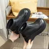 Botines cortos de cuero suave con suela gruesa para mujer, nuevo estilo otoño e invierno 2026, suela con plataforma en la puntera grande, versátiles retro, botas con forro de felpa para mujeres petite