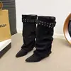 Botas vaqueras altas plisadas de punta con hebilla color marrón otoño para mujer 2026