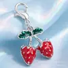 Exquisito colgante de cereza con incrustaciones de diamantes, efecto de goteo de aceite, llavero de fruta realista, accesorios decorativos DIY para bolsos