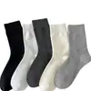 Calcetines de algodón puro hasta la pantorrilla para mujer, resistentes al olor, absorbentes del sudor, transpirables, finos, 100% algodón, aptos para todas las estaciones, calcetines para estudiantes y deportivos, venta al por mayor de la industria de calcetines de Zhuji