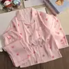 Pijama Fino Infantil 2026 Nuevo Estilo Cárdigan de Verano para Niñas Manga Corta Algodón Nube Lindo Conjunto de Tres Piezas para Dormitorio Estudiantil