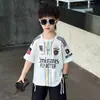 Ropa de Verano Holgada de Manga Corta para Niños Traje Infantil 2026 Nuevo Estilo Coreano para Bebé Conjunto de Dos Piezas con Jeans Rasgados Frescos