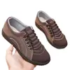Zapatos de tela estilo Pekín antiguo para mujer, nuevos modelos de primavera y otoño, ligeros, antideslizantes, de suela plana, zapatos de abuela, zapatos casuales de suela blanda