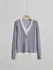Blusa de tricô feminina personalizada para outono e inverno, com decote V, blocos de cor e mangas compridas, feita de seda de amoreira e lã de ovelha, projetada para o trajeto