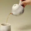Inno-Gui Taiwán Cerámica Gruesa Blanco Shino Cocido en Horno Forma de Pera Tetera, Tetera Retro Estilo Wabi-Sabi de Nicho, Tetera de Gama Alta