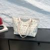 Casual y Hermoso 2025 Nuevo Verano Bolso de Hombro Único Axilar Bolso Tote de Gran Capacidad Bolso de Mano para Estudiantes Clase Desplazamiento