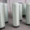 Tanque de Filtro de Areia Feito de Fibra de Vidro com Revestimento Interno de PE Pode Ser Preenchido com Mídia Filtrante de Areia de Quartzo para Filtrar Impurezas da Água, e Possui uma Porta de Descarga