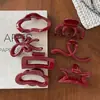 Pinza Roja Minimalista Estilo Francés con Acabado de Alta Gama, Adecuada para Peinados Recogidos en la Parte Trasera de la Cabeza, Pinza de Tiburón Grande para Cabello Grueso, Accesorio de Cabello Versátil y Elegante