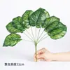 Parede de Plantas de Simulação Plantas Verdes Artificiais Folhas em Forma de Coração com 9 Cabeças Pequenas Flores Falsas de Plástico Decoração de Parede de Fundo para Entrada Varanda Grama