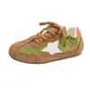 Zapatillas de ballet patchwork de estrella retro de nicho para mujer, nuevo estilo de moda de verano, suela fina con aumento de altura interno, zapatos casuales versátiles